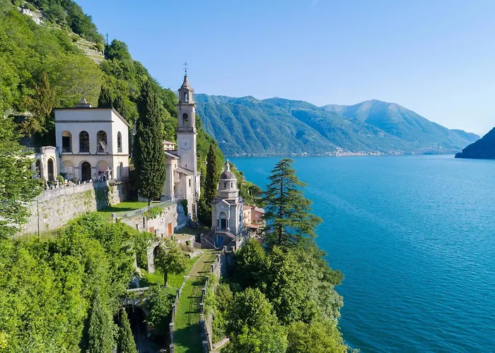 فيلة Teresa On Como's Lakeshore *