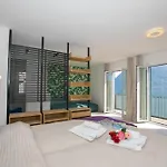 Villa Teresa On Como's Lakeshore *