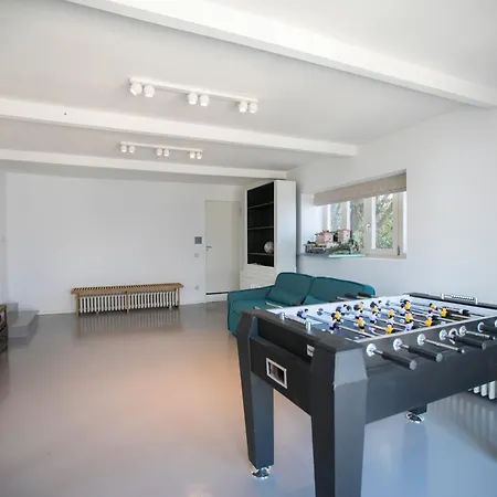 Teresa On Como's Lakeshore Villa Brienno