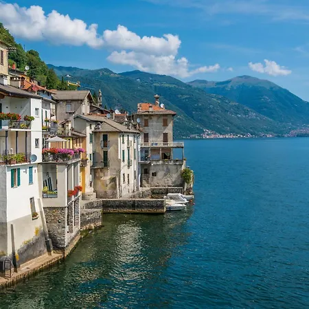 Teresa On Como's Lakeshore Villa