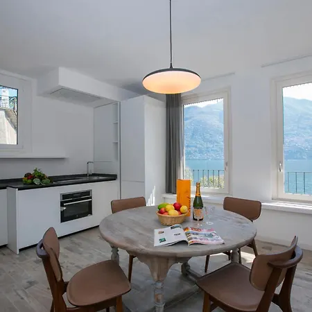Teresa On Como's Lakeshore Villa