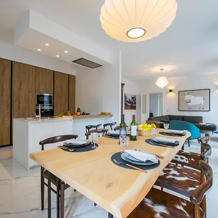 Villa Teresa On Como's Lakeshore Brienno