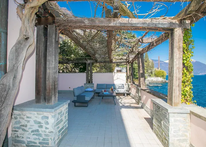 Teresa On Como's Lakeshore * Brienno