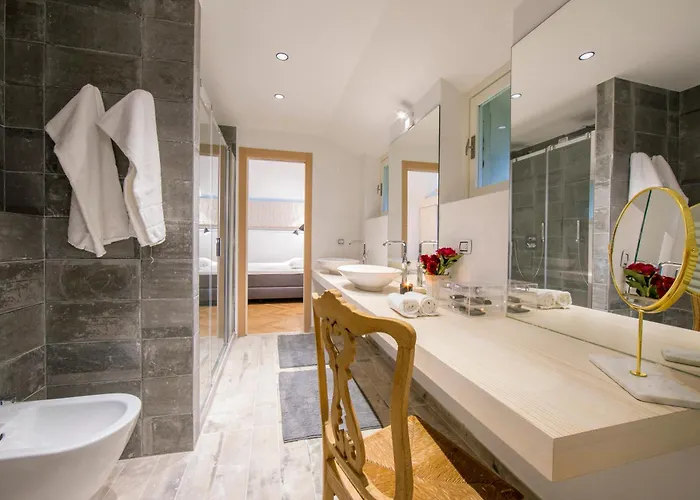 Teresa On Como's Lakeshore * Brienno