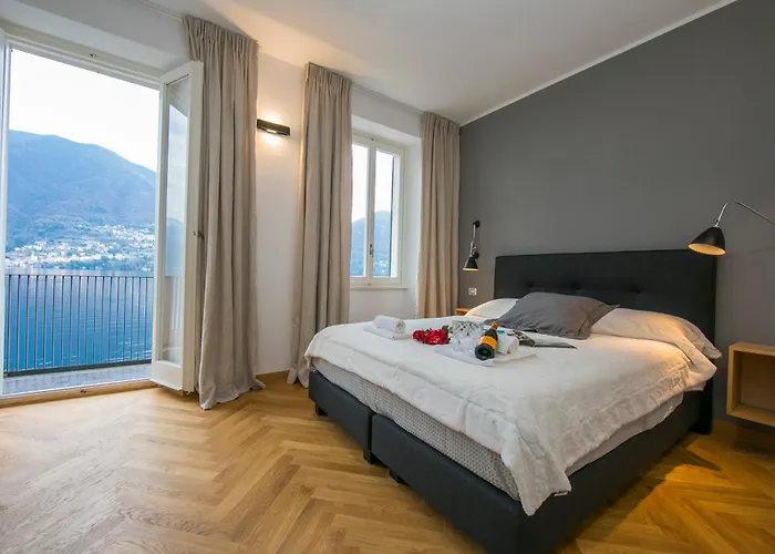 Teresa On Como's Lakeshore Вилла