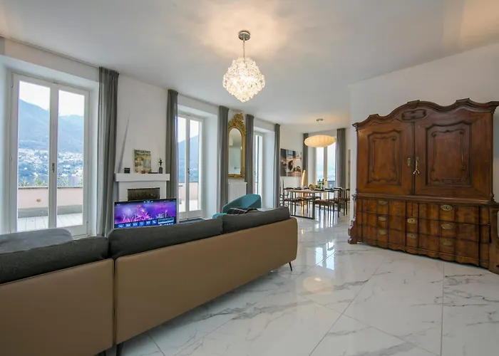 Teresa On Como's Lakeshore Вилла *