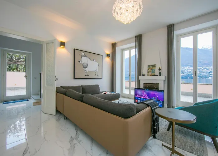 Teresa On Como's Lakeshore Вилла
