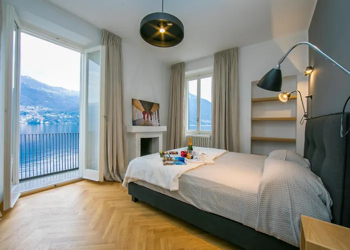 Teresa On Como's Lakeshore * Brienno