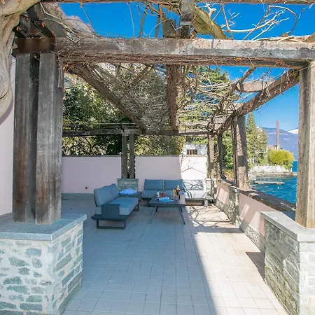 Teresa On Como's Lakeshore * Brienno