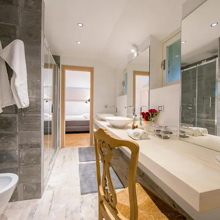 Teresa On Como's Lakeshore * Brienno