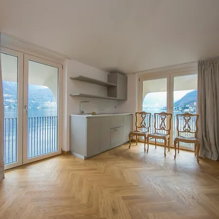 Teresa On Como's Lakeshore Vila *