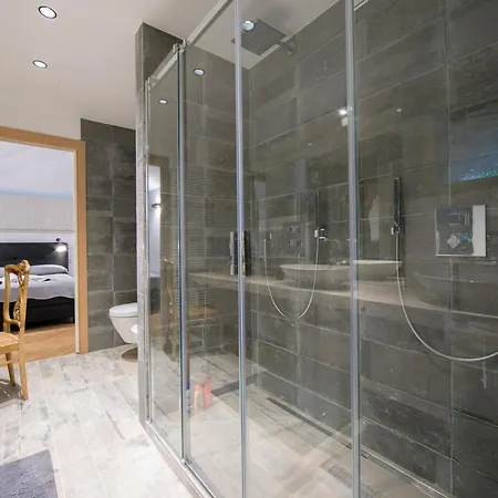 Teresa On Como's Lakeshore *