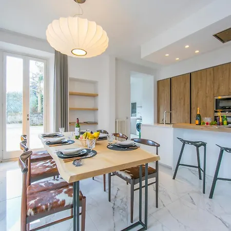 Teresa On Como's Lakeshore * Brienno