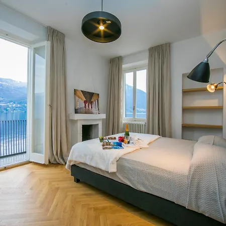 Teresa On Como's Lakeshore * Brienno