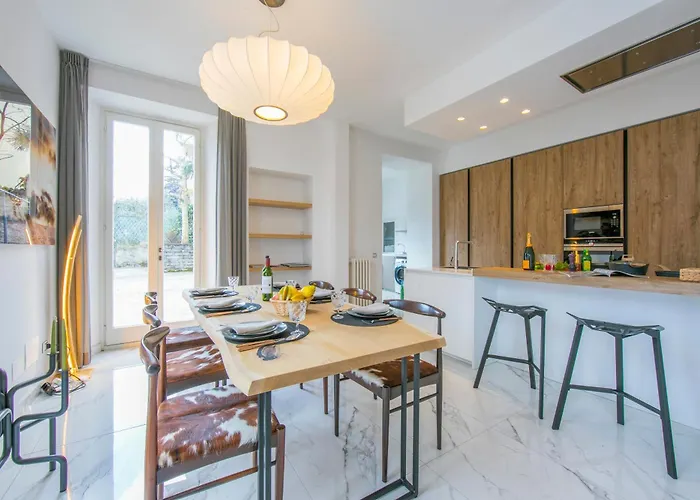 Teresa On Como's Lakeshore * Brienno