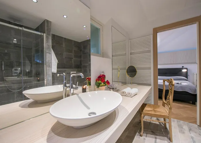 Teresa On Como's Lakeshore Βίλα *